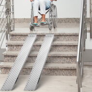 Nájazdové rampy na auto MARA, sada 2ks, 400kg, 150cm, strieborná